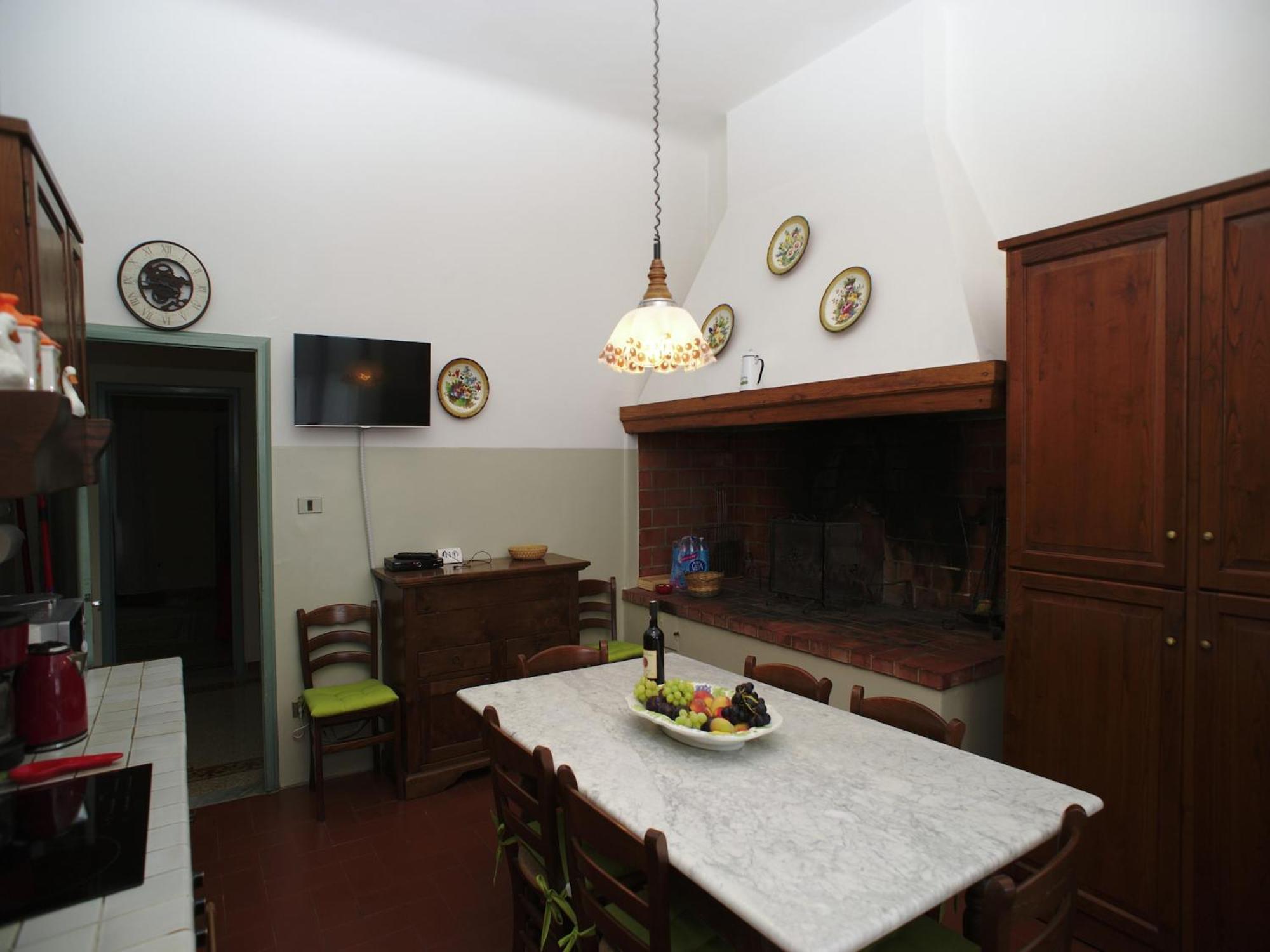 Lovely Holiday Home In Montefiridolfi With Hill View Extérieur photo